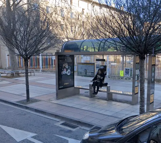 Marquesina en Rochapea Marquesina publicitaria en Rochapea, Pamplona